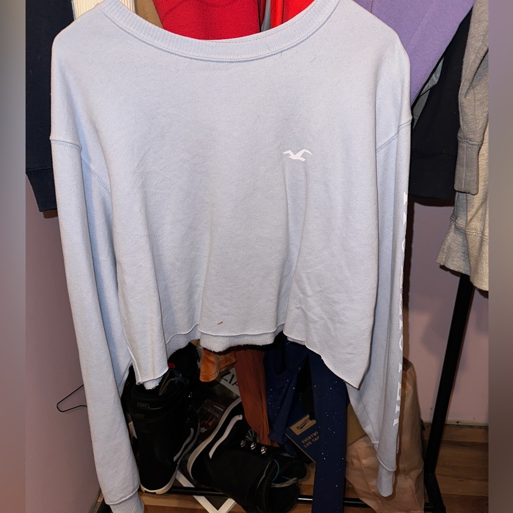 Hollister cropped crew neck *sale* (read description)